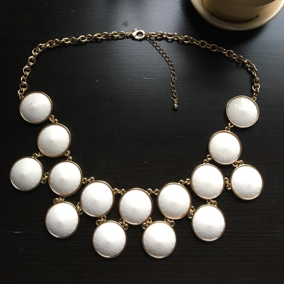 Large statement necklace - Picture 2 of 4